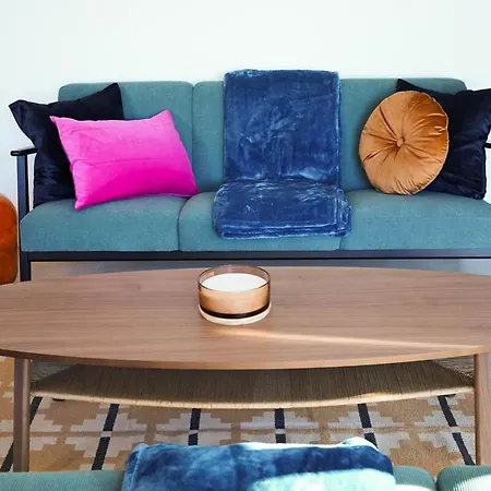 Superbe Maison Au Calme Avec Stationnement Gratuit *