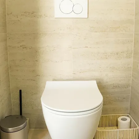 Superbe Maison Au Calme Avec Stationnement Gratuit *