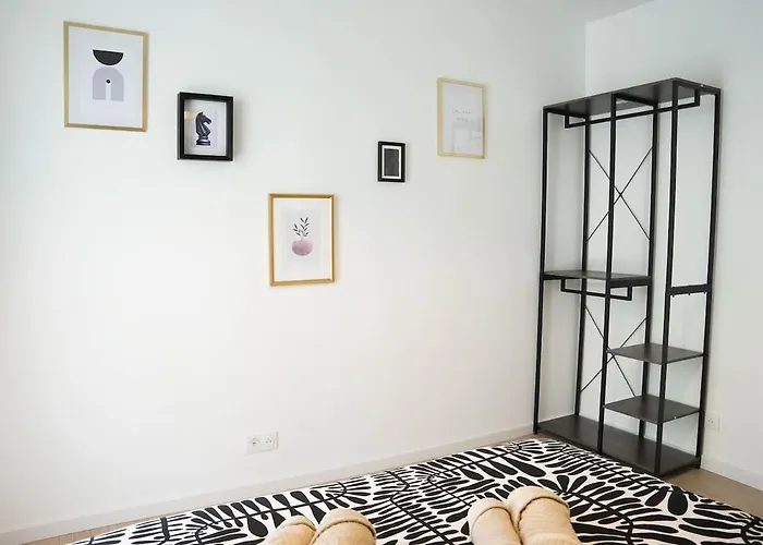 Superbe Maison Au Calme Avec Stationnement Gratuit *