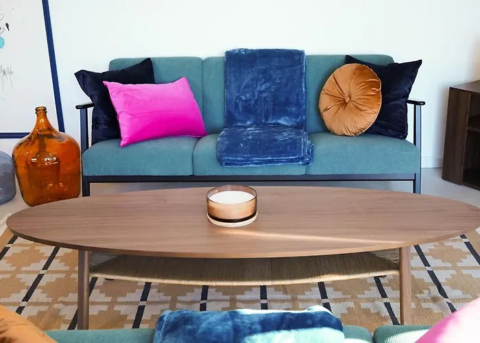 Superbe Maison Au Calme Avec Stationnement Gratuit *